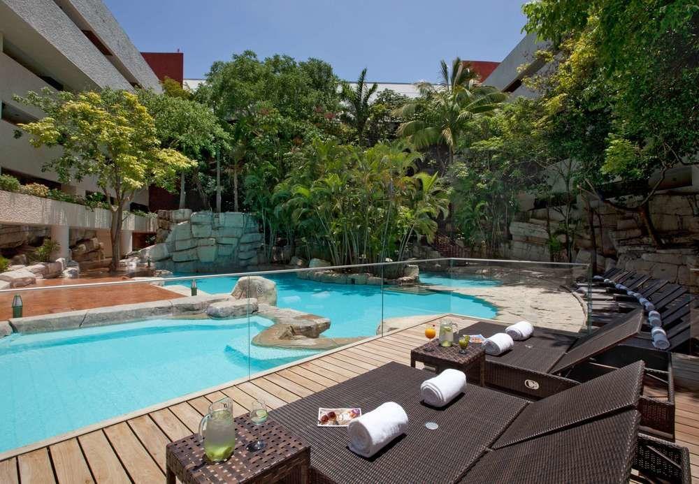 Marriott Tuxtla Gutierrez Hotel Ngoại thất bức ảnh The pool at the hotel
