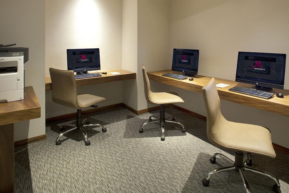 Marriott Tuxtla Gutierrez Hotel Ngoại thất bức ảnh Business center at the hotel