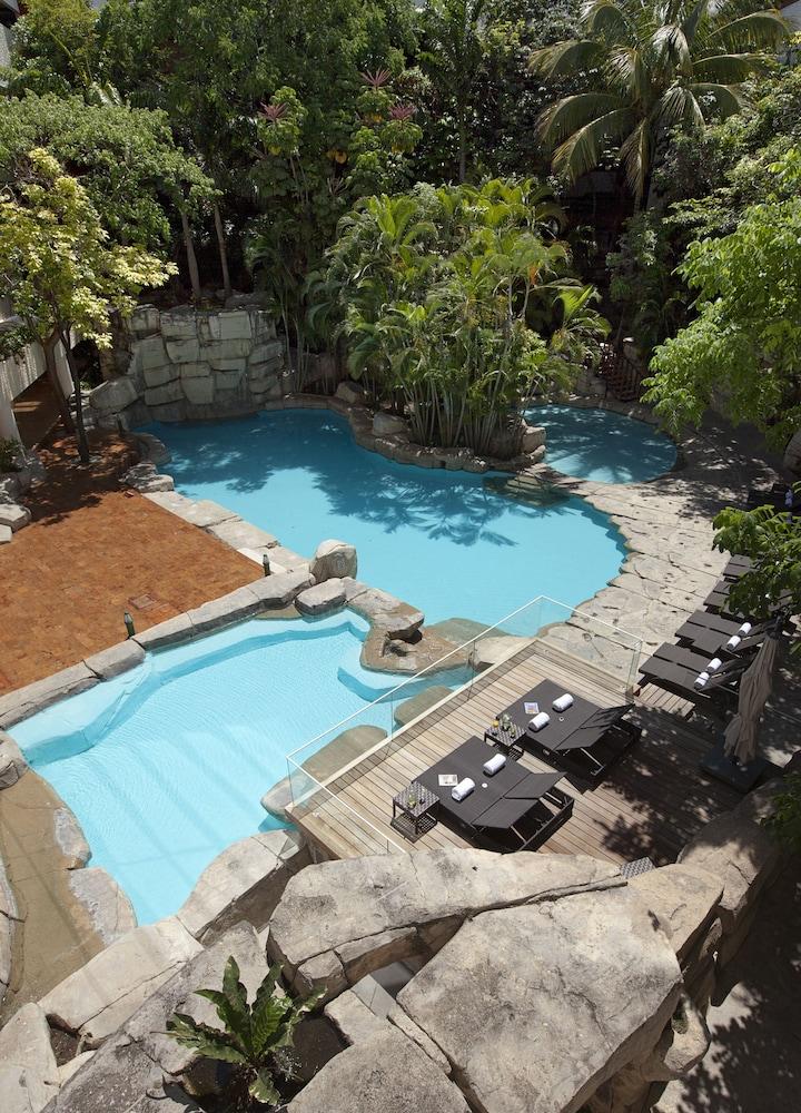 Marriott Tuxtla Gutierrez Hotel Ngoại thất bức ảnh The pool at the hotel