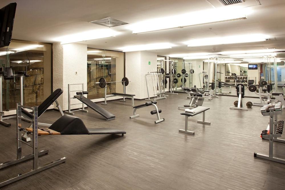 Marriott Tuxtla Gutierrez Hotel Ngoại thất bức ảnh A gym in a hotel