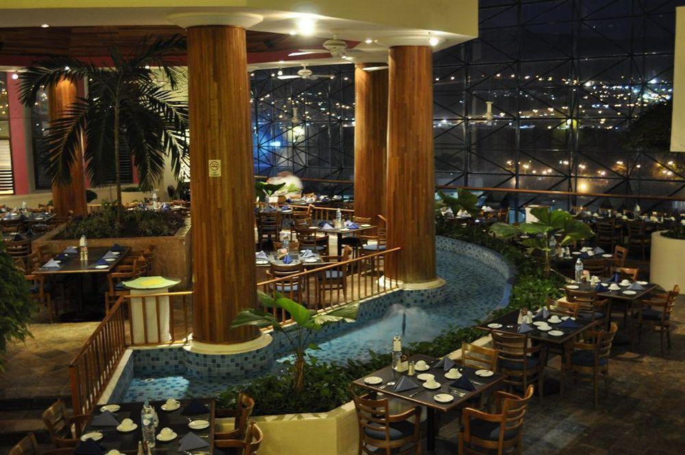 Marriott Tuxtla Gutierrez Hotel Ngoại thất bức ảnh The River Restaurant